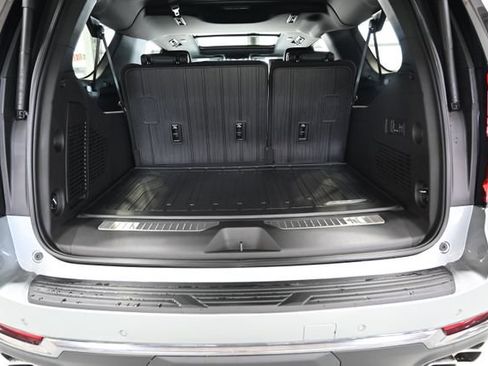 New 2026 GMC Yukon XL AT4 image 32