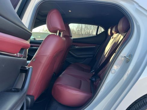 Used 2024 MAZDA MAZDA3 Hatchback w/Premium Plus Pkg image 18