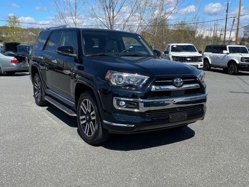 Used 2023 Toyota 4Runner Limited AWD/4WD image 2