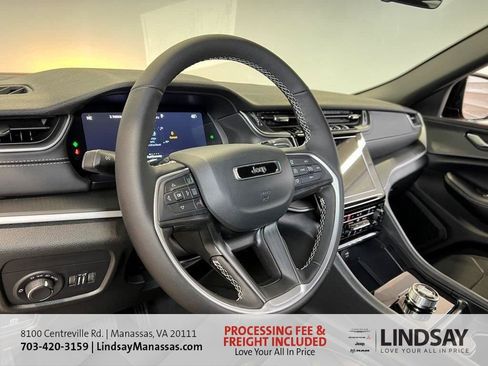 New 2025 Jeep Grand Cherokee Laredo image 25