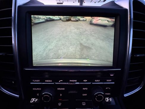 Used 2013 Porsche Cayenne S image 36