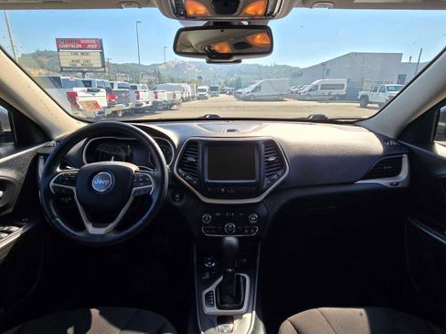 Used 2016 Jeep Cherokee 75th Anniversary image 15