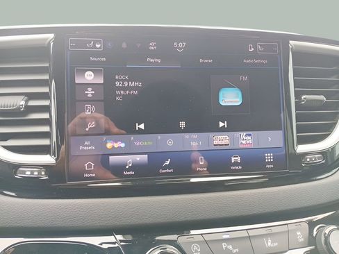Used 2025 Chrysler Pacifica Select FWD image 17