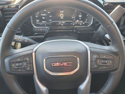 Used 2025 GMC Sierra 1500 SLT image 10