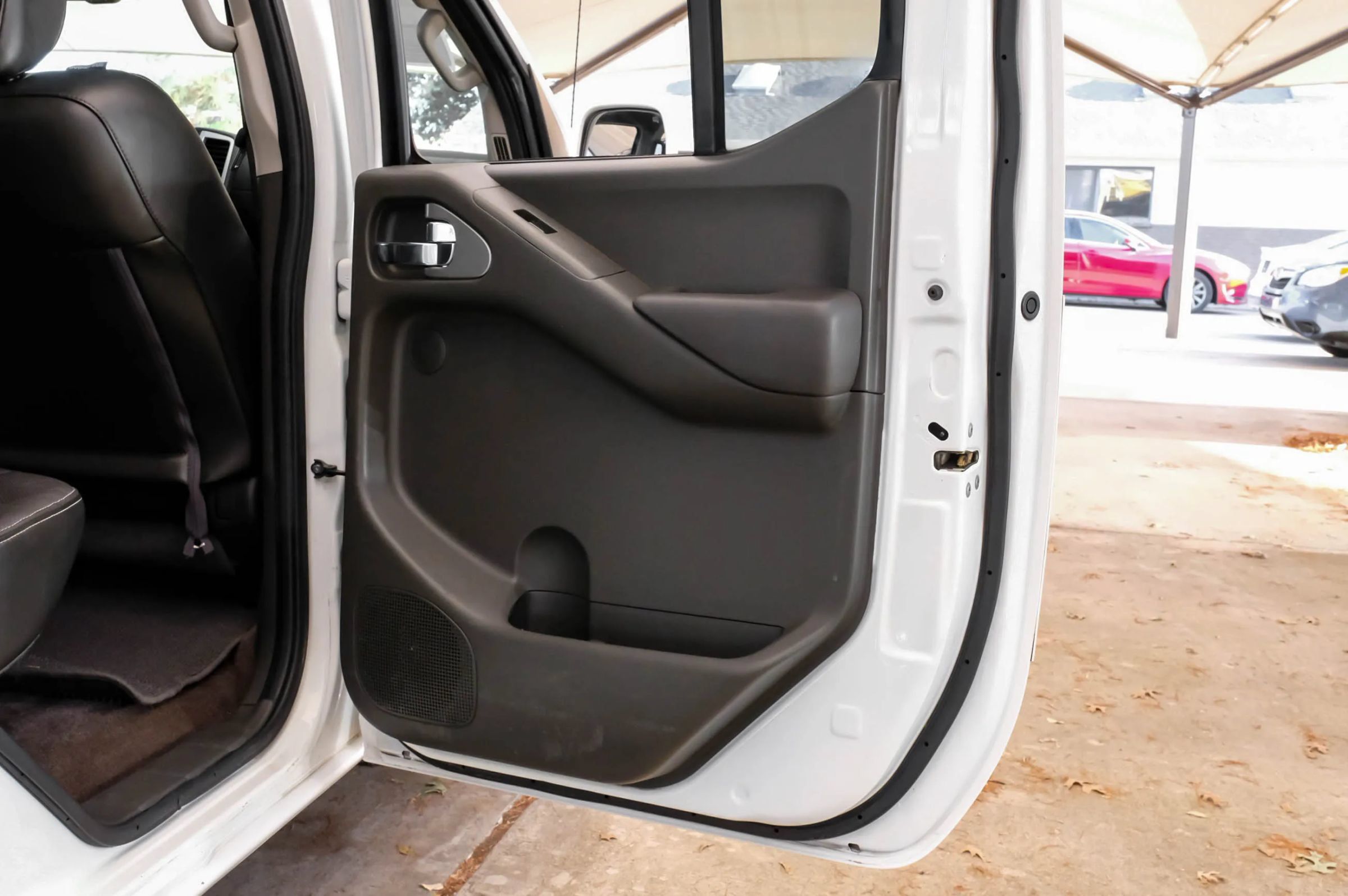 Used 2016 Nissan Frontier PRO-4X w/ Pro-4x Luxury Package AWD/4WD image 49