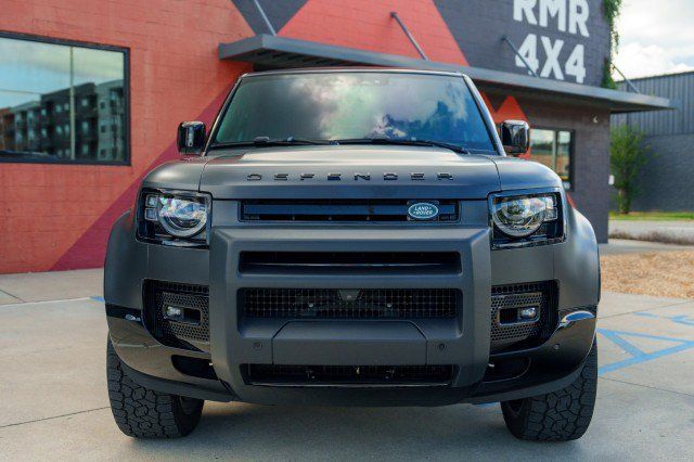 Used 2023 Land Rover Defender 130 X-Dynamic SE AWD/4WD image 2