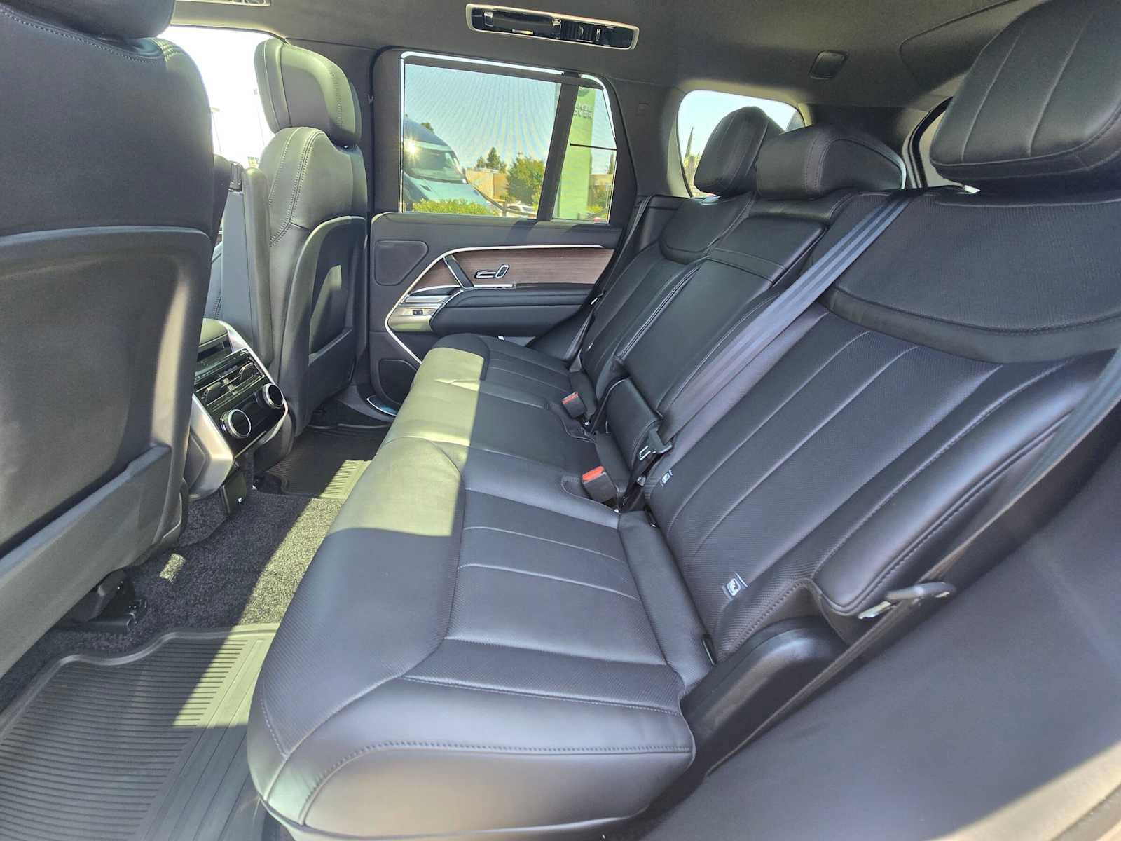 New 2026 Land Rover Range Rover SE AWD/4WD image 17