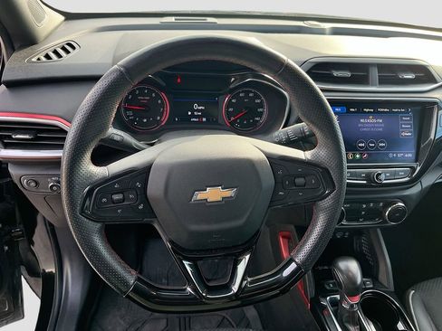 Used 2023 Chevrolet TrailBlazer RS w/ Sun and Liftgate Package AWD/4WD image 11