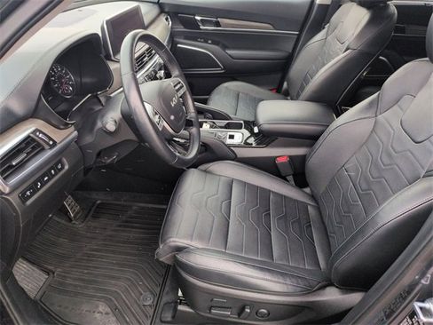 Used 2022 Kia Telluride SX w/ SX Prestige Package image 12