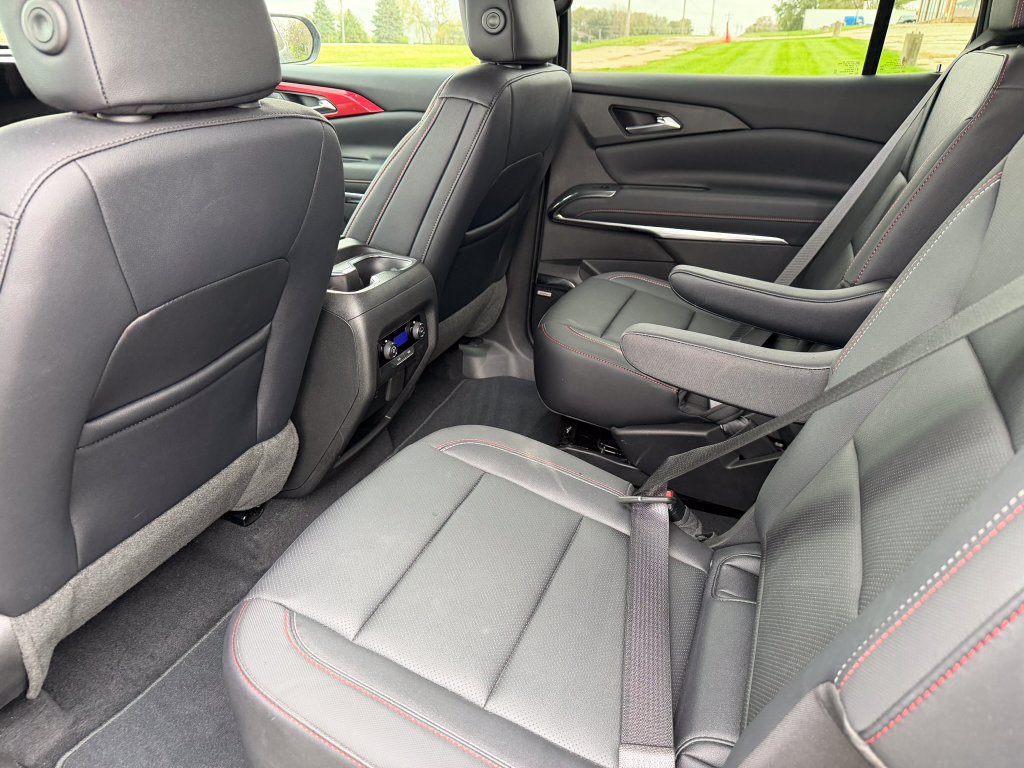 Used 2026 Chevrolet Traverse Z71 w/ Enhanced Driving Package AWD/4WD image 20