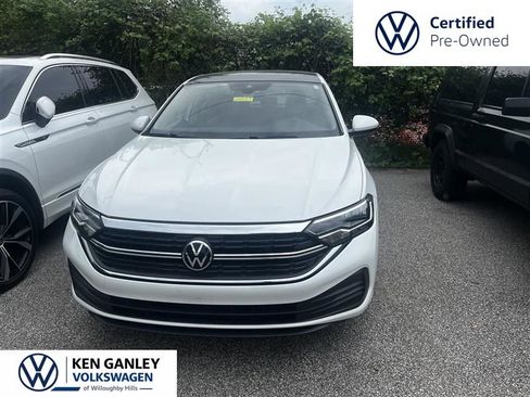 Used 2023 Volkswagen Jetta SE w/ Panoramic Sunroof Package FWD image 1