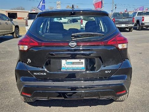 Used 2024 Nissan Kicks SV image 6