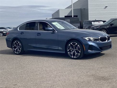 Used 2025 BMW 330i Sedan w/ Convenience Package image 4