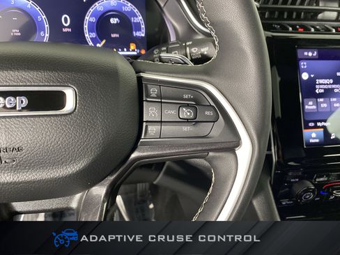 Used 2023 Jeep Grand Cherokee Altitude image 24