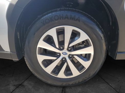 Certified 2025 Subaru Outback Premium AWD/4WD image 14