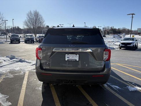 Used 2023 Ford Explorer XLT w/ Class IV Trailer Tow Package image 5