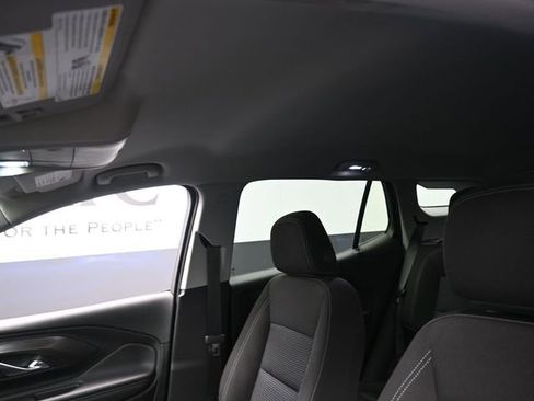 Used 2024 GMC Terrain SLE w/ Driver Convenience Package image 17