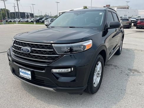 Used 2021 Ford Explorer XLT w/ Equipment Group 202A AWD/4WD image 1