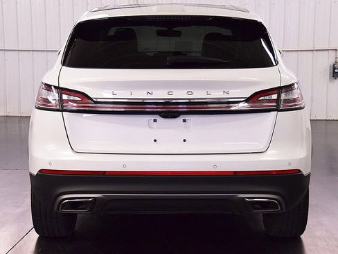 Used 2022 Lincoln Nautilus Reserve image 6