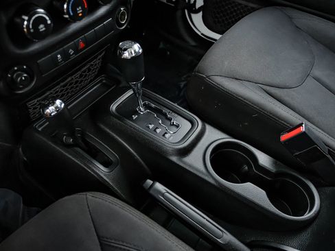 Used 2018 Jeep Wrangler Unlimited Sport S AWD/4WD image 23