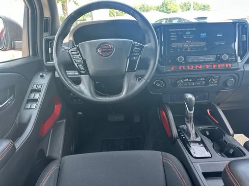 Used 2025 Nissan Frontier PRO-4X AWD/4WD image 17