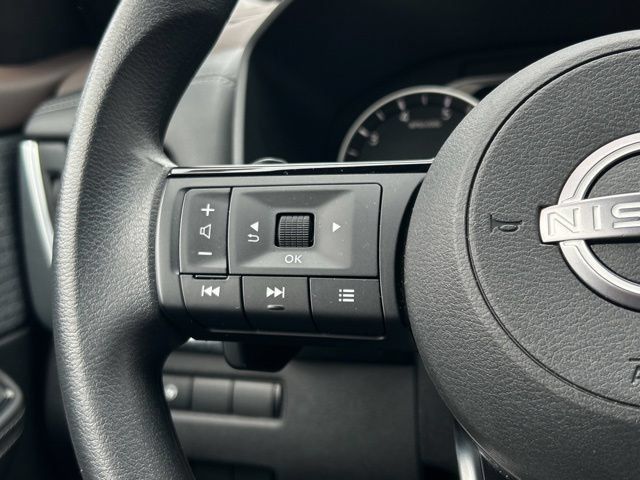 Used 2023 Nissan Rogue SV AWD/4WD image 37