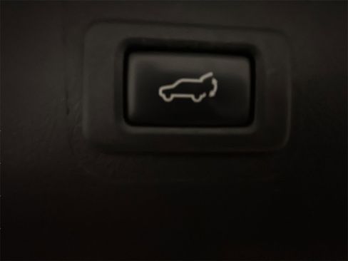 Used 2017 Subaru Outback 2.5i Touring image 19