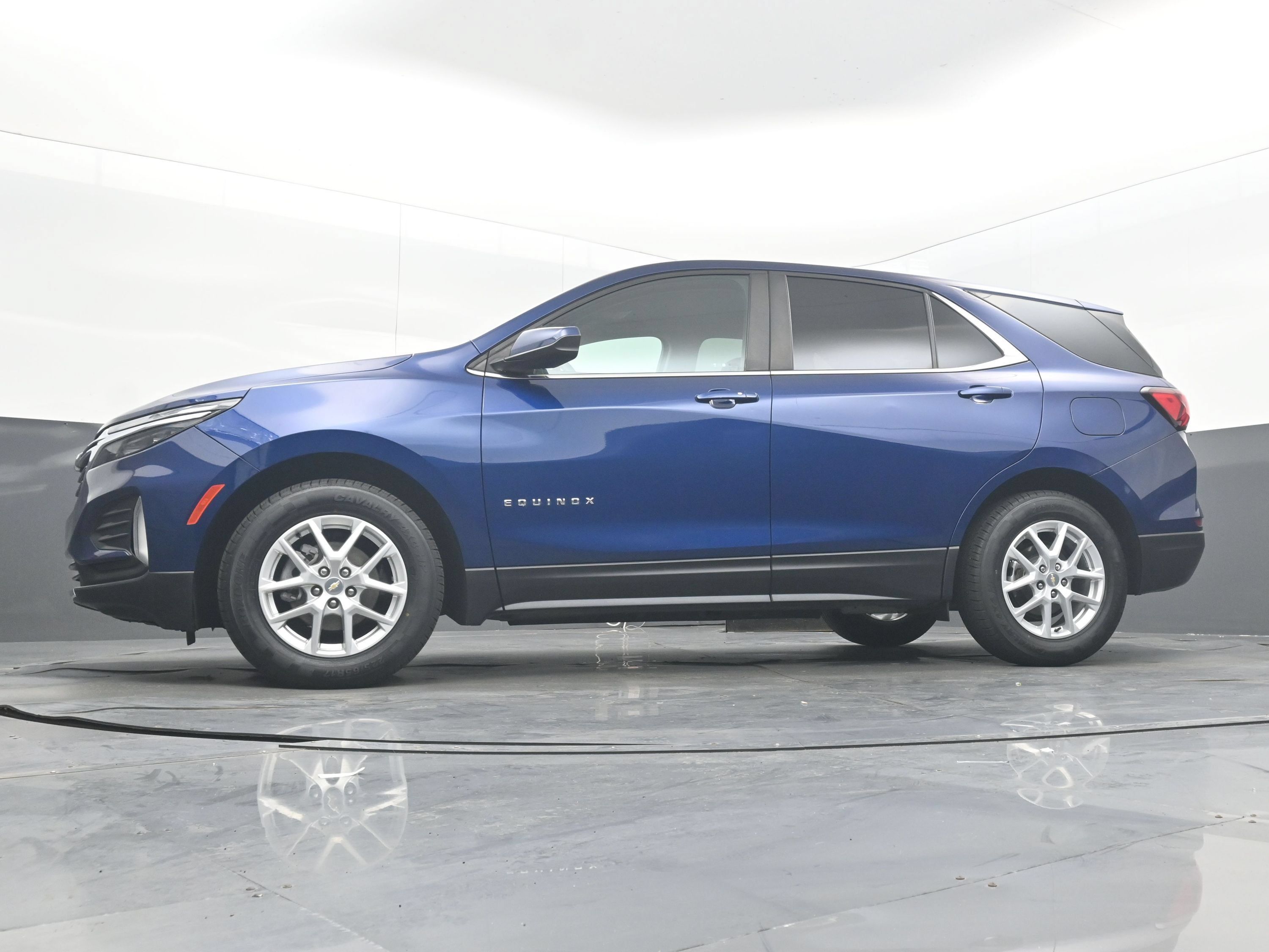 Used 2023 Chevrolet Equinox LT FWD image 26