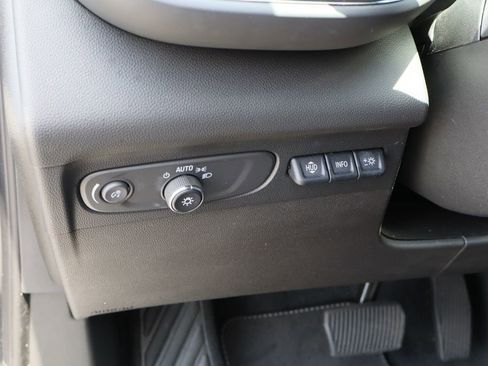 Certified 2022 Buick Envision Essence w/ Technology Package I FWD image 12