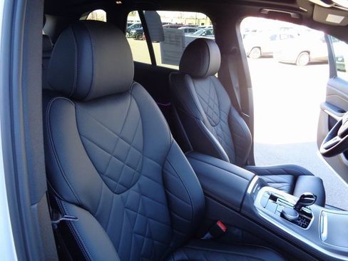 Used 2023 BMW X5 xDrive40i w/ M Sport Package image 32