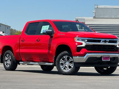 Used 2023 Chevrolet Silverado 1500 LT RWD image 2