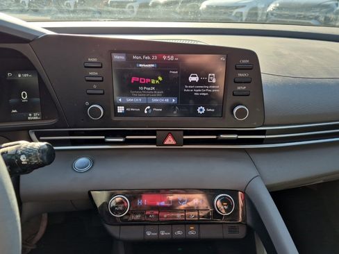 Used 2023 Hyundai Elantra SEL image 10