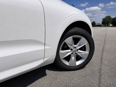 Used 2022 Volvo XC60 B5 Momentum AWD/4WD image 7