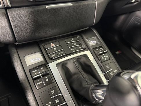 Used 2018 Porsche Macan S AWD/4WD image 25