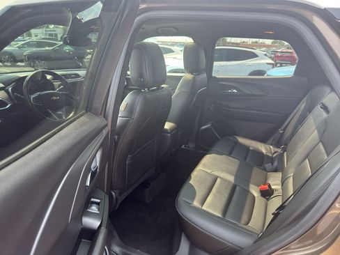 Used 2022 Chevrolet TrailBlazer ACTIV w/ Sun and Liftgate Package FWD image 31
