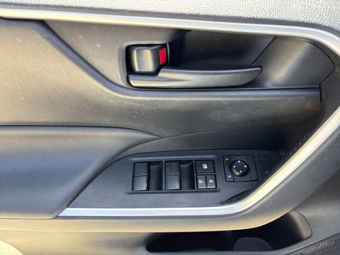 Used 2019 Toyota RAV4 LE image 16