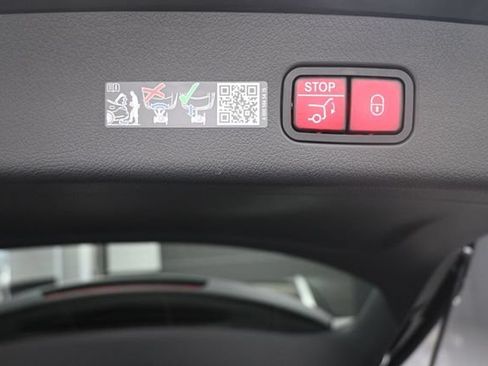 Used 2026 Mercedes-Benz GLC 300 image 26