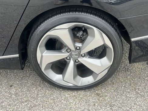 Used 2018 Honda Accord Touring image 39
