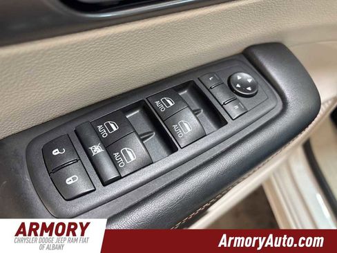 Used 2020 Chrysler Pacifica Touring-L Plus image 8