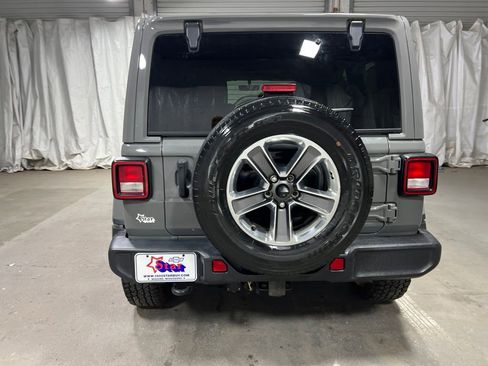 Used 2021 Jeep Wrangler Unlimited Sahara w/ Uconnect 4C Nav & Sound Group AWD/4WD image 5