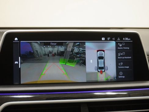 Used 2021 BMW 750i xDrive w/ Executive Package image 26