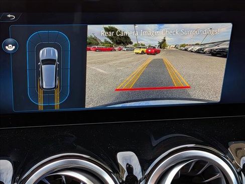 New 2025 Mercedes-Benz GLB 250 image 12