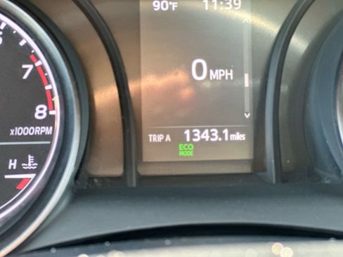 Used 2024 Toyota Camry SE image 15