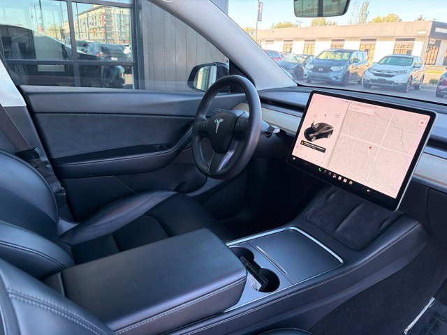 Used 2021 Tesla Model Y Long Range AWD/4WD image 11