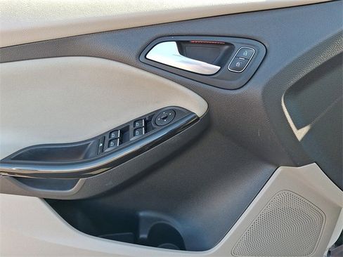 Used 2015 Ford Focus Electric Hatchback image 12