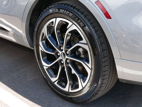 Certified 2025 Lincoln Nautilus Reserve AWD/4WD image 7