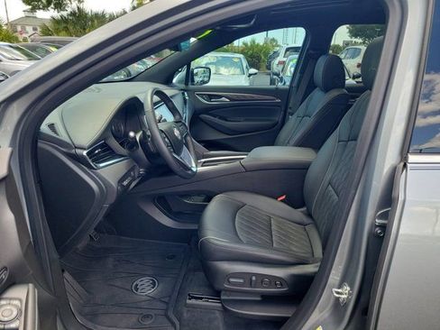 Used 2023 Buick Enclave Avenir w/ Avenir Technology Package AWD/4WD image 14