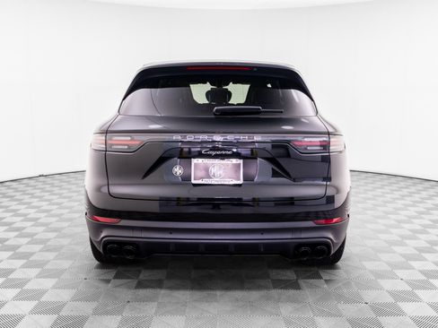 Used 2023 Porsche Cayenne Platinum Edition AWD/4WD image 4