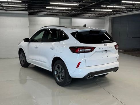 Used 2023 Ford Escape ST-Line AWD/4WD image 3
