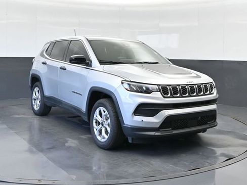 Used 2025 Jeep Compass Sport w/ Mopar Graphics Package AWD/4WD image 2